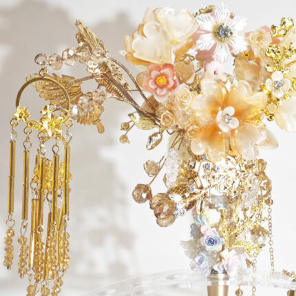 Golden latern with flower petal with Tassel Pen - Image 3