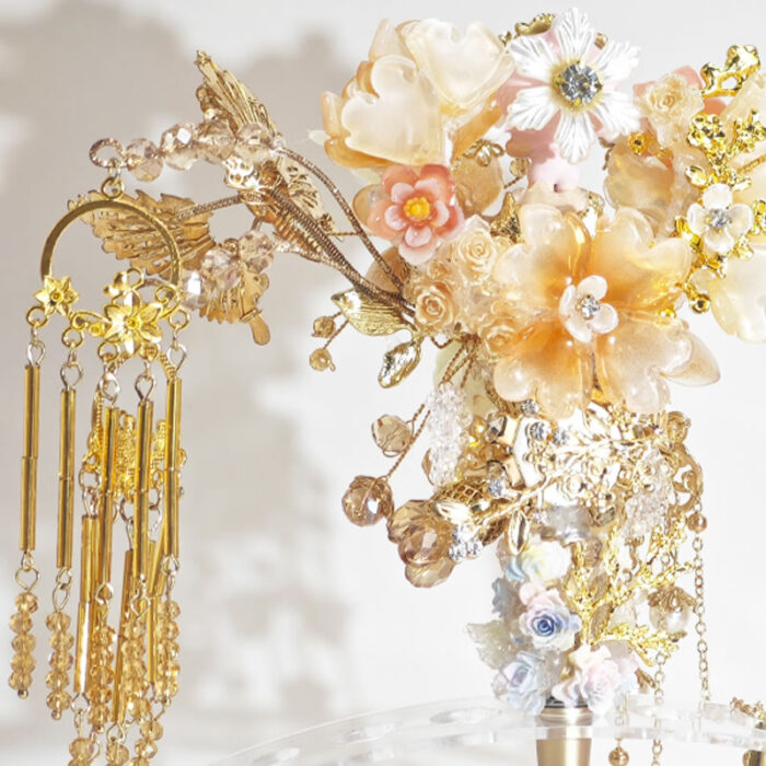 Golden latern with flower petal with Tassel Pen - Image 3