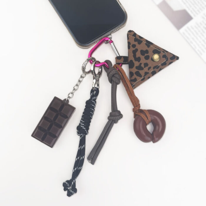 Triangles Brown speckles bag Donut Keychain 7 in 1 - Image 3